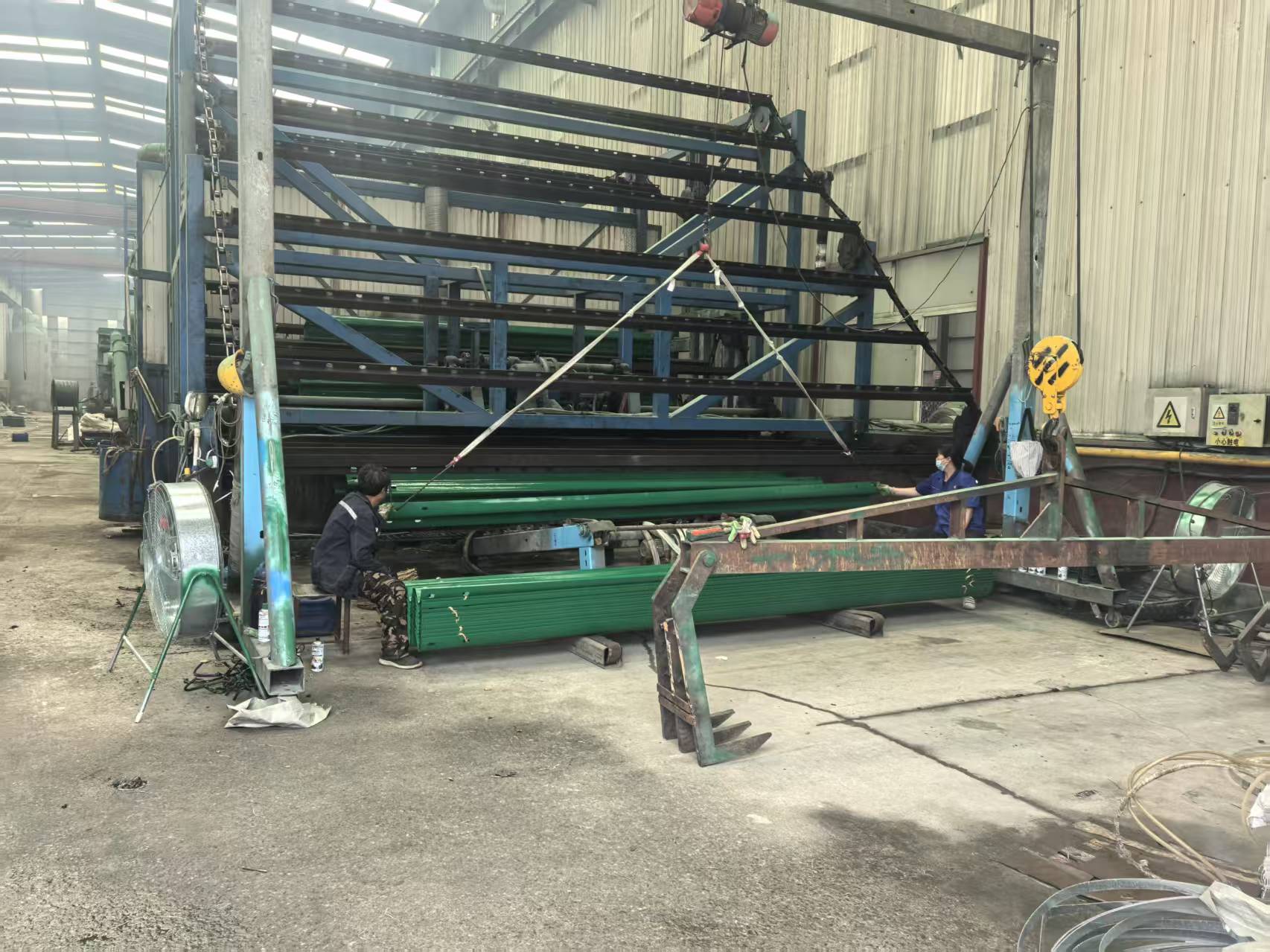 绍兴市环氧锌基波形护栏环氧锌基波形护栏 - 价格