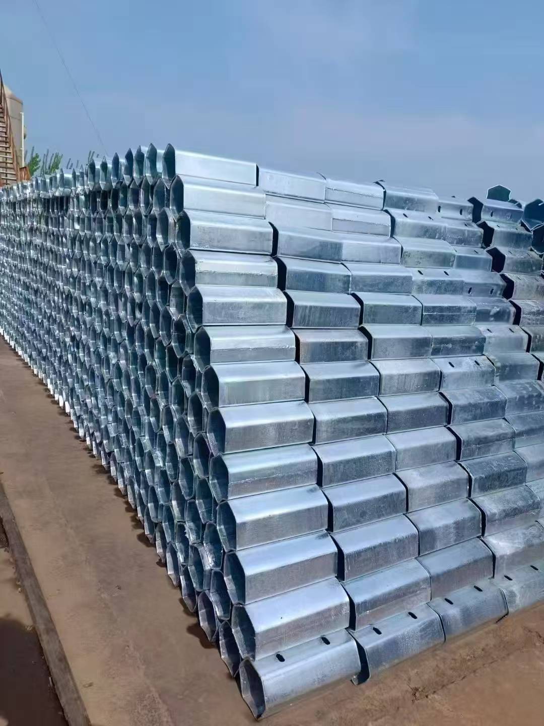 绍兴市环氧锌基波形护栏热镀锌波形护栏 - 排名